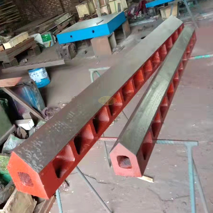 <strong>鑄鐵地軌</strong>，T型槽地軌，地槽鐵